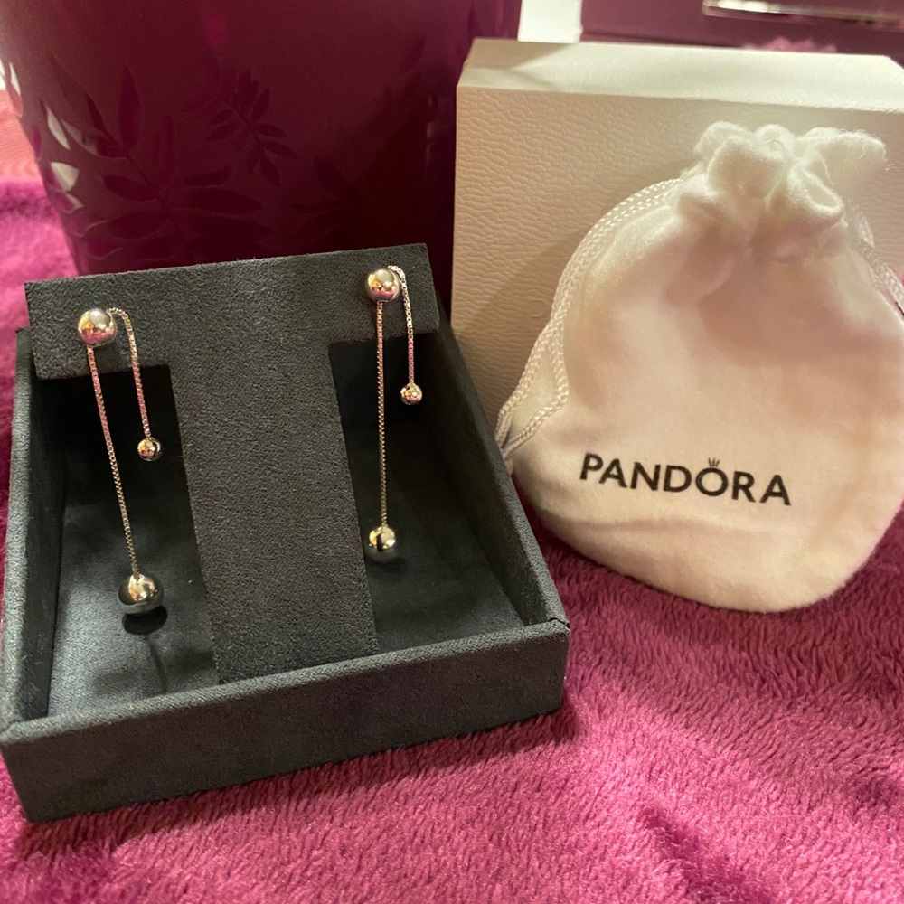 Pandora Earring